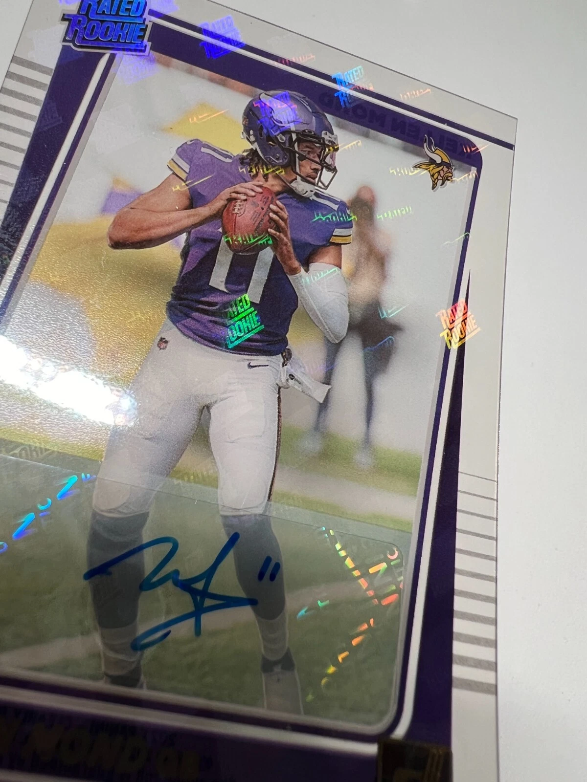Kellen Mond 2021 Panini Donruss Rated Rookie Holo Logo Auto RC #256 Vikings