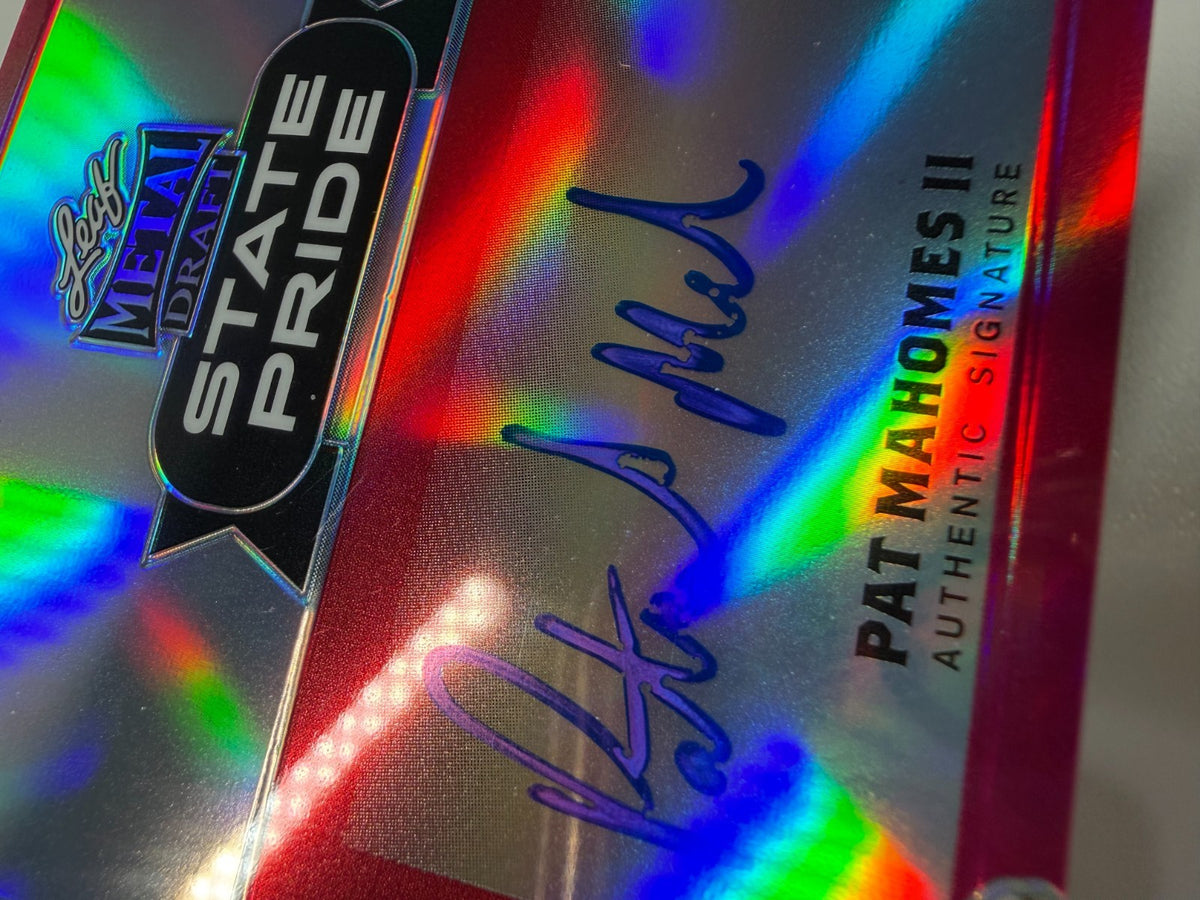 Patrick Mahomes II 2017 Leaf Metal Draft State Pride Pink Auto /15 #SP-PM1