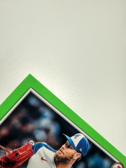 Chris Sale 2025 Bowman Neon Green /399 #82 Braves