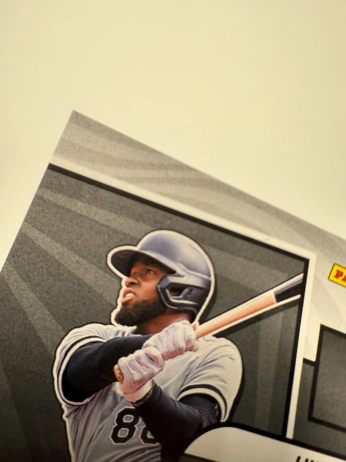 Luis Robert 2022 Panini Chronicles Revolution Cubic /25 #94 White Sox
